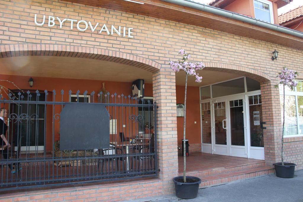 Sabbia Ristorante - Restauracia A Гостьовий будинок Пр'євідза